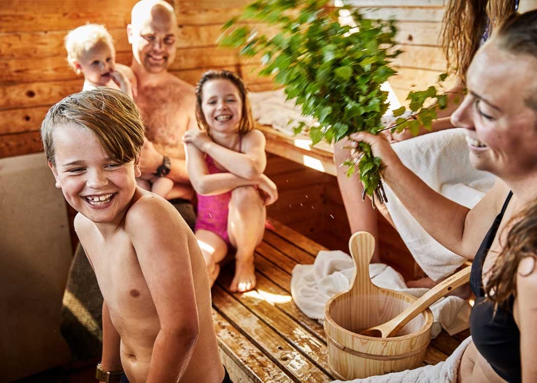 Sauna_family.jpg.